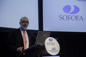Ministro Rodrigo Valdés expuso en seminario "Visión Económica y Empresarial", organizado por la Sofofa.