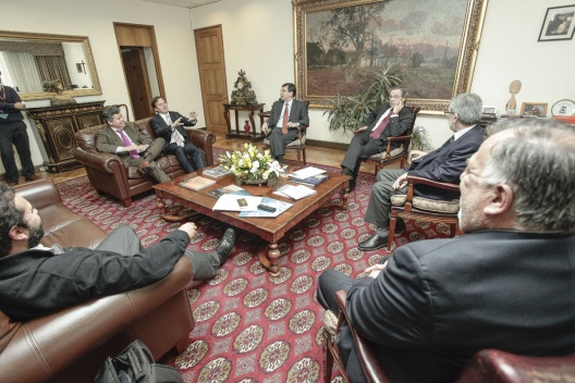 Ministro Arenas se reunió con jefes de bancadas de la Nueva Mayoría