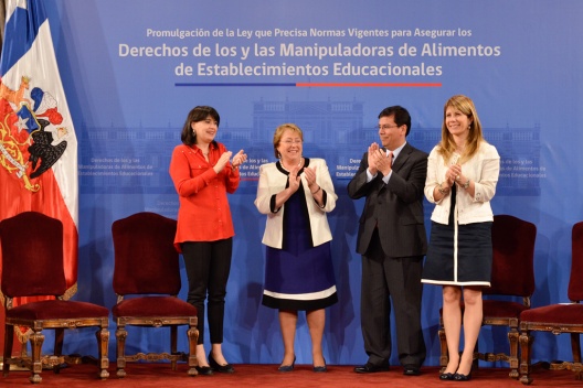 Promulgación de Ley de Manipuladoras de Alimentos de Establecimientos Educacionales