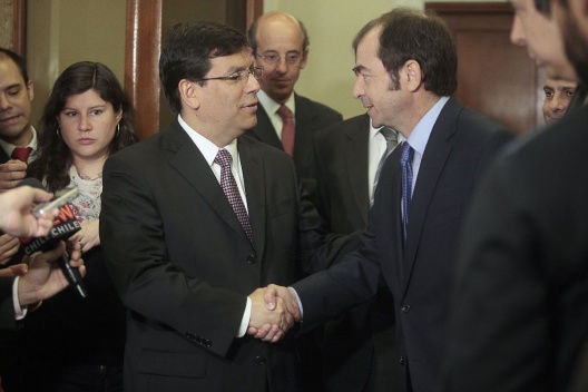 Ministro Arenas junto al presidente de Inbest Chile