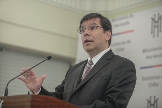 Ministro Alberto Arenas anuncia cambios a parámetros de la banda del Mepco