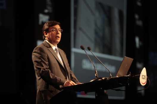 Ministro Arenas expuso en la sesión inaugural de Enade 2014