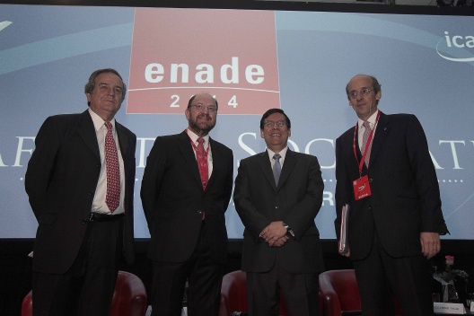 El ministro de Hacienda expuso en la sesión inaugural de Enade 2014