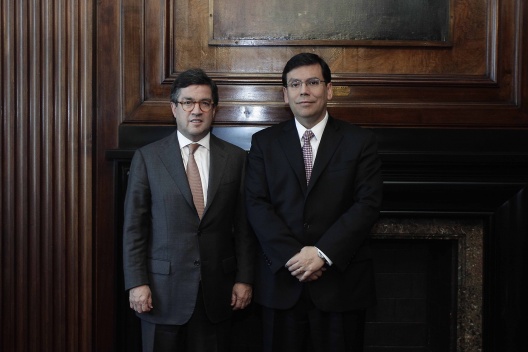 Ministro Alberto Arenas en reunión bilateral con Luis Alberto Moreno, presidente del BID