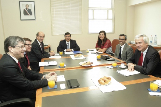 Ministro de Hacienda encabezó reunión del Grupo de Trabajo para el Fortalecimiento del Mercado de Capitales