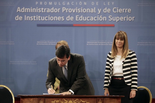 Ministro Arenas participó en promulgación de Ley que crea el Administrador Provisional de Instituciones de Educación Superior