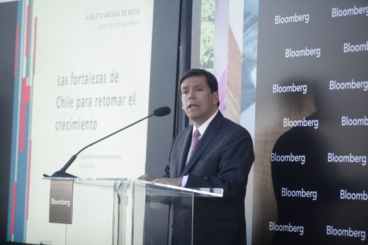 Ministro Arenas participó en inauguración de nuevas oficinas de Bloomberg en Chile