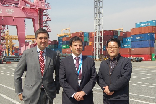 Subsecretario Alejandro Micco en su visita al mayor puerto de Corea del Sur