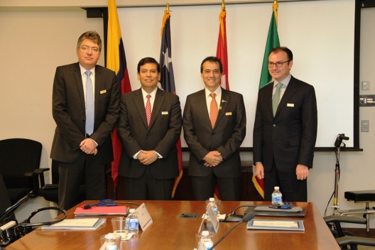 Ministro de Hacienda junto a los Ministros de Finanzas de la Alianza Pacífico