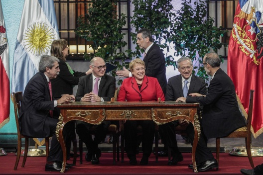 Firma de acuerdo sobre doble tributación entre Chile y Argentina