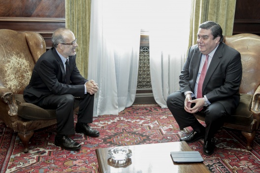 Ministro de Hacienda, Rodrigo Valdés, junto al presidente de la CPC, Alberto Salas