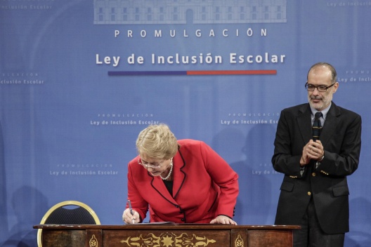 Ministro Valdés acompañó a Presidenta Michelle Bachelet en promulgación de Ley de Inclusión Escolar