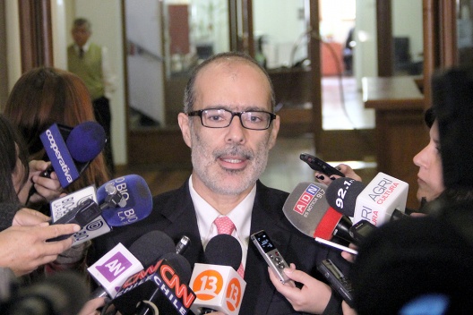 Ministro Rodrigo Valdés se refiere a la cifra de Imacec de abril