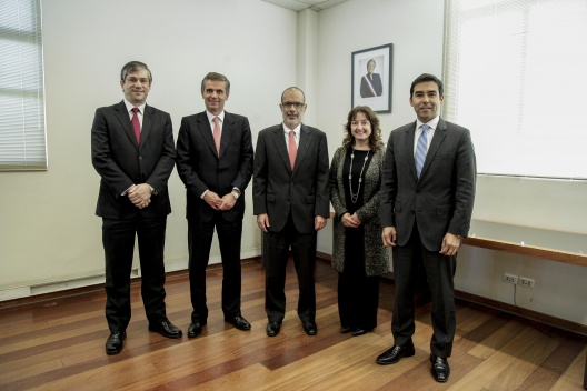 Ministro Rodrigo Valdés en sesión extraordinaria del Consejo de Estabilidad Financiera