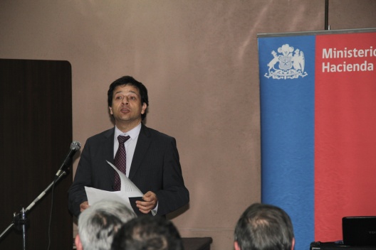 Subsecretario Alejandro Micco en seminario del Colegio de Contadores