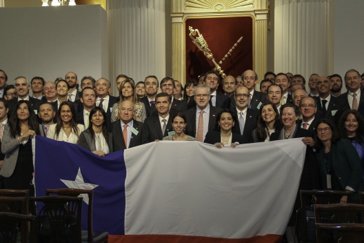 Ministro Rodrigo Valdés participa en fotografía oficial de ChileDay 2015.