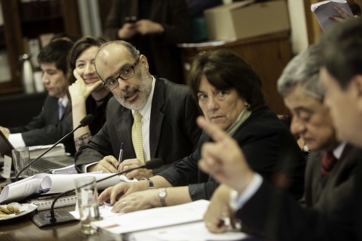 Ministros Rodrigo Valdés y Adriana Delpiano en Comisión de Hacienda de la Cámara por proyecto de Carrera Docente.