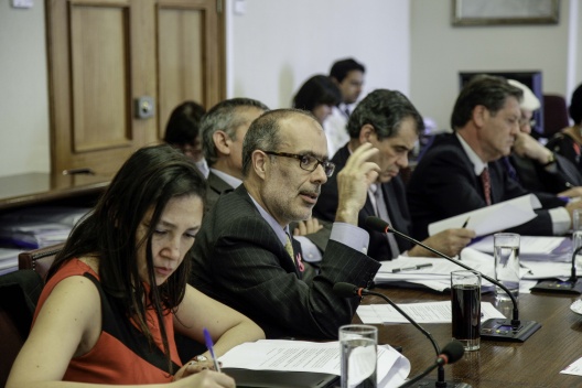 Ministro Rodrigo Valdés expone sobre proyecto que moderniza el sistema Alta Dirección Pública y fortalece el Servicio Civil