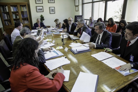 Ministro Rodrigo Valdés expone partida del Tesoro Público ante Primera Subcomisión Mixta