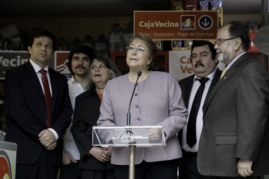 Ministro (S) Micco junto a Presidenta Bachelet en actividades de aniversario del BancoEstado