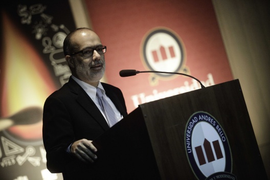 Ministro de Hacienda, Rodrigo Valdés, interviene en seminario "El Gasto Fiscal y su impacto Macroeconómico", organizado por la Universidad Andrés Bello.