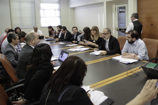 Ministros de Hacienda y Trabajo sostienen reunión de trabajo con la Mesa del Sector Público.