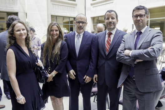 De izquierda a derecha: la economista Andrea Tokman; María de los Ángeles Ferrer; el ministro Rodrigo Valdés; Pablo García, consejero del Banco Central y Claudio Soto, coordinador Macroeconómico Ministerio de Hacienda.