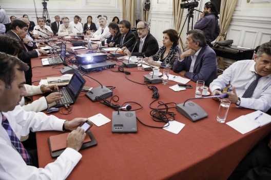 Ministro de Hacienda, Rodrigo Valdés, asiste a Comisión de Minería de la Cámara de Diputados.