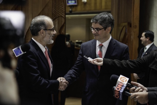 16 de septiembre: Ministro de Hacienda saluda al economista Mario Marcel, ratificado por el Senado como nuevo consejero del Banco Central.