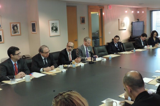 Ministro de Hacienda en encuentro con inversionistas extranjeros del Council of the Americas.