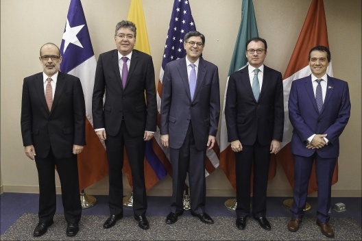 Ministro Valdés y ministros de Hacienda de la Alianza del Pacífico junto al secretario del Tesoro de EE.UU.