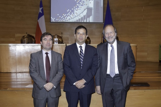 Subsecretario Micco participa en seminario “Análisis de la Reforma Tributaria” en la Facultad de Derecho de la Universidad de Chile.