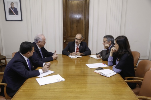 Ministro de Hacienda recibe al presidente y al gerente general de la a Asociación de Bancos e Instituciones Financieras (ABIF).