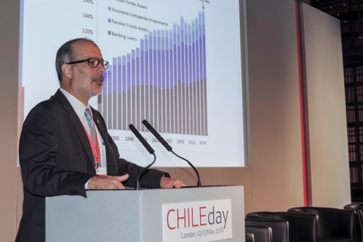 Ministro de Hacienda, Rodrigo Valdés, durante actividades del Chile Day 2016 en Londres.
