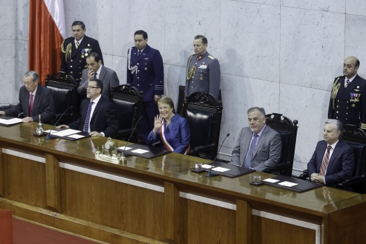 Presidenta Bachelet junto a presidentes del Senado y la Cámara de Diputados previo a Cuenta Pública.