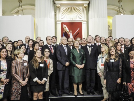 13 de mayo: Ministro Valdés junto a la Presidenta Bachelet y la delegación chilena en Chile Day.