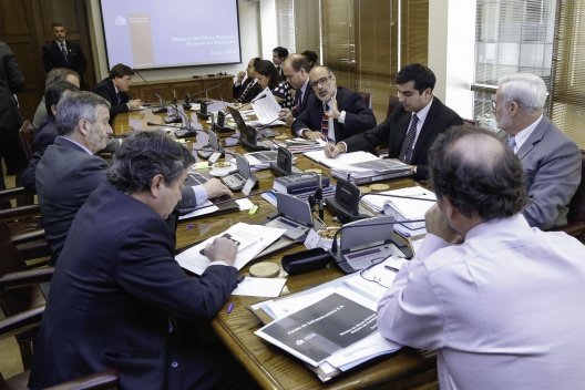 8 de junio: Ministro Valdés presenta junto a titular de OOPP proyecto que crea Fondo de Infraestructura en Senado.