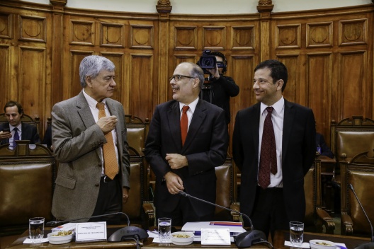 Ministro Valdés, subsecretario Micco y director de Presupuestos, Sergio Granados, exponen el Estado de la Hacienda Pública 2016 ante la Comisión Especial Mixta de Presupuestos.