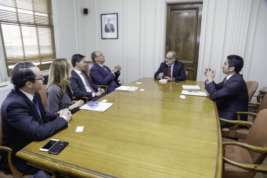 El ministro Valdés junto a altos ejecutivos de Blackrock