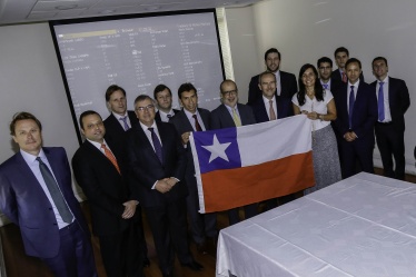 18 de enero: Chile colocó exitosamente un bono en pesos por $1.000.000 millones en el mercado local, en que por primera vez participaron inversionistas extranjeros.