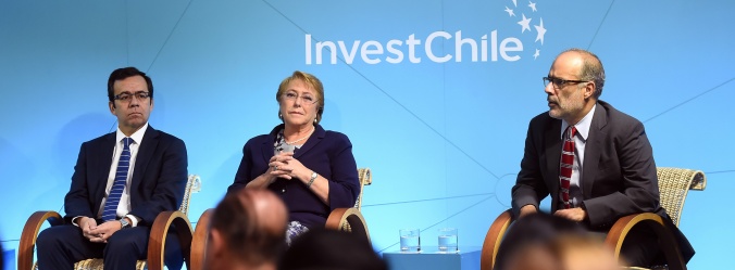 Ministros de Hacienda y Economía acompañan a la Presidenta Bachelet a la inauguración del Foro Internacional Inversiones 2017 de InvestChile.