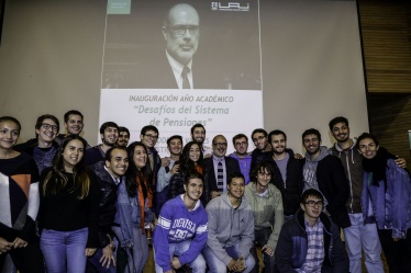 25 de abril: Ministro Valdés inaugura año académico de escuela de Negocios de la Universidad Adolfo Ibañez con exposición sobre desafío de las pensiones.