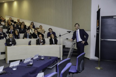 23 de junio: Subsecretario de Hacienda, Alejandro Micco, expone en el seminario “Comisión para el mercado financiero: El futuro de la regulación financiera en Chile”, organizado por la Universidad Adolfo Ibáñez.
