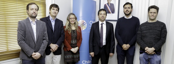 Subsecretario de Hacienda junto a representantes de empresas de ingeniería exportadoras de servicios Maquintel y Sirve.
