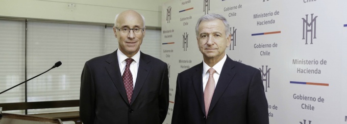 Felipe Larraín, Ministro de Hacienda, y Arturo Tagle Quiroz, presidente de Bancoestado