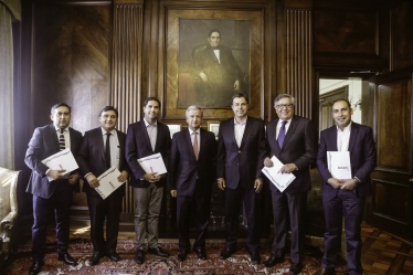 El ministro de Hacienda, Felipe Larraín, se reunió hoy con la directiva de la Asociación de Municipalidad de Chile (Amuch).