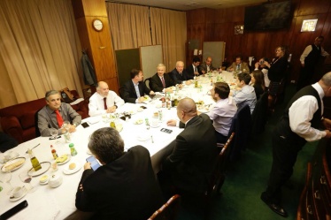 Ministro de Hacienda, Felipe Larraín, almuerza en el Congreso con bancada de diputados DC