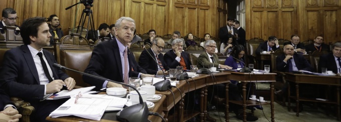 Ministro Larraín expone en la Comisión Mixta de Presupuestos