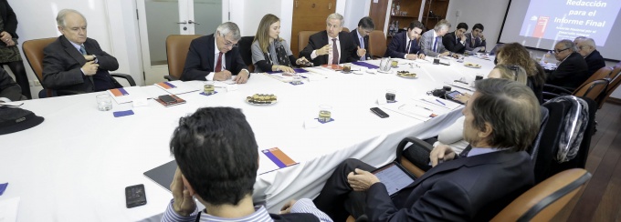 Ministro Larraín lidera novena mesa desarrollo integral
