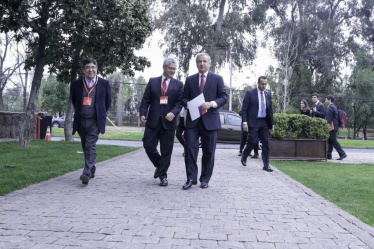 El Ministro de Hacienda, Felipe Larraín, llegando esta mañana a Casa Piedra para exponer en el XXIII Congreso de Finanzas y Negocios CONFYN 2018.